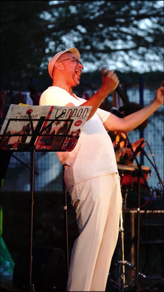 K'LAM chanteur sur scène